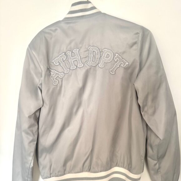 Nike Silver Bomber Jacket Quilted Design Women NEW Medium - Picture 4 of 5